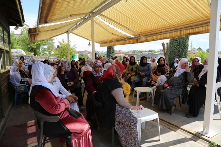 Kadın Merkezi Anneler Günü’nü Kutladı 