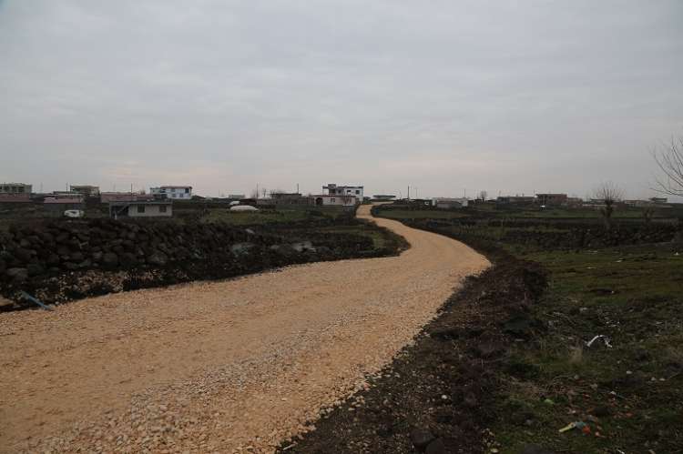 Ayveri Mahallesi'nde Yol Çalışmaları Devam Ediyor 